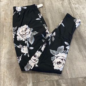 Black & white Hollywood leggings